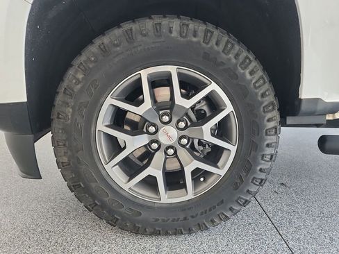 Certified 2022 GMC Canyon AT4 w/ Driver Alert Package image 30