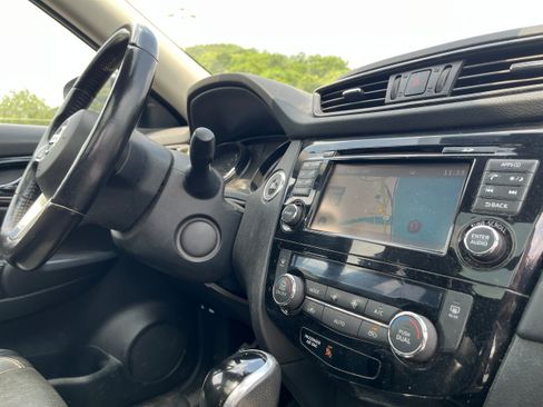 Used 2017 Nissan Rogue SL w/ SL Premium Package AWD/4WD image 13