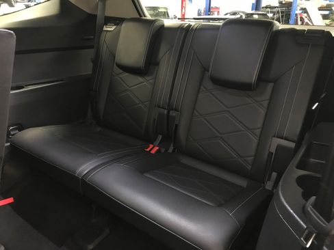 Used 2025 Volkswagen Atlas SE FWD image 10