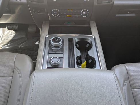 Used 2021 Ford Expedition Max XLT image 18