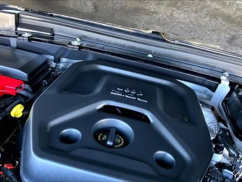 Certified 2025 Jeep Wrangler Unlimited Rubicon image 28