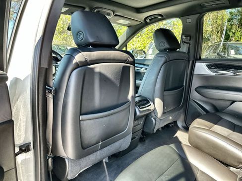 Used 2023 Cadillac XT6 Premium Luxury image 11