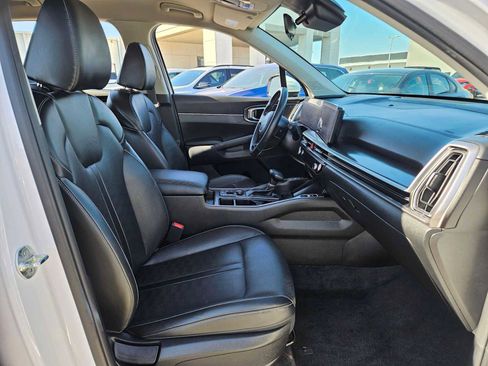 Used 2024 Kia Sorento S image 23