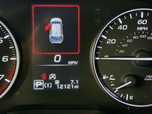 Used 2025 Subaru Crosstrek 2.0i Premium image 14