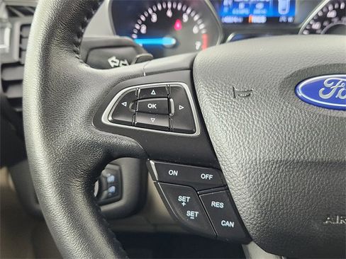 Used 2017 Ford Escape Titanium image 16