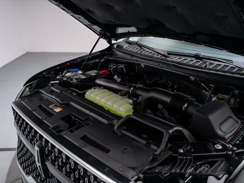 New 2026 Lincoln Navigator Premiere AWD/4WD image 10
