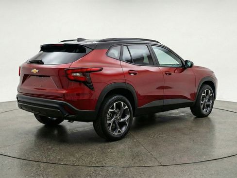 Used 2025 Chevrolet Trax LT image 9