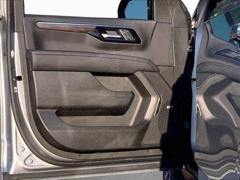 Used 2025 Chevrolet Tahoe LT w/ Comfort Package AWD/4WD image 21
