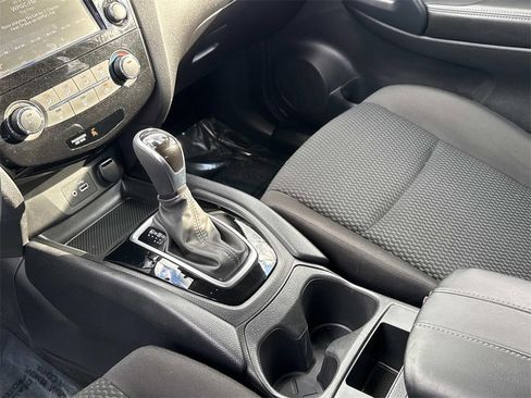 Used 2021 Nissan Rogue Sport S image 6