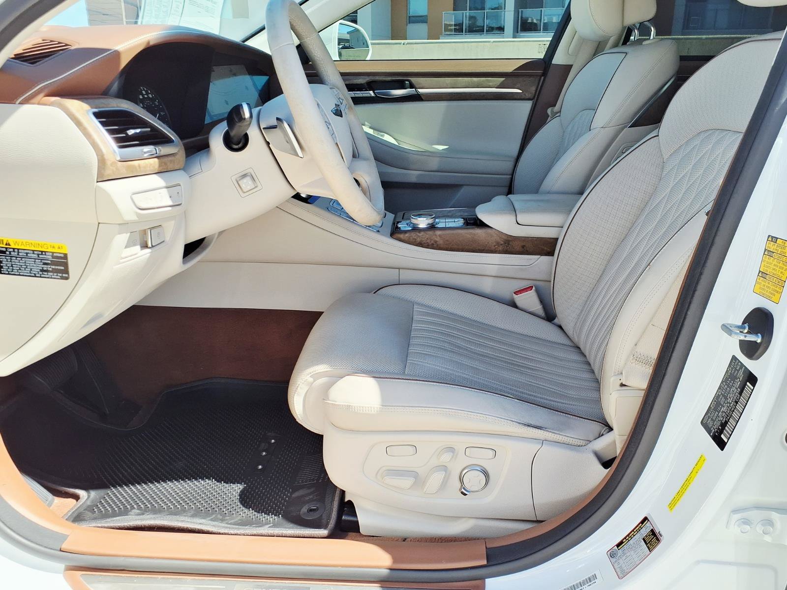 Used 2021 Genesis G90 3.3T Premium RWD image 22