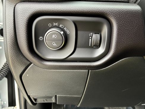 Used 2024 RAM 2500 Big Horn image 23