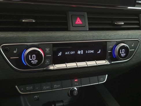 Used 2022 Audi A4 2.0T Premium Plus w/ Premium Plus Package AWD/4WD image 58