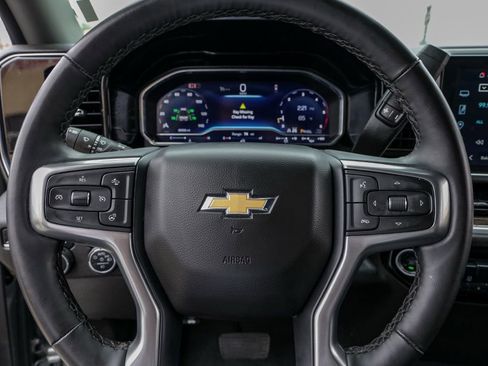 Used 2025 Chevrolet Silverado 2500 LT w/ Convenience Package image 26