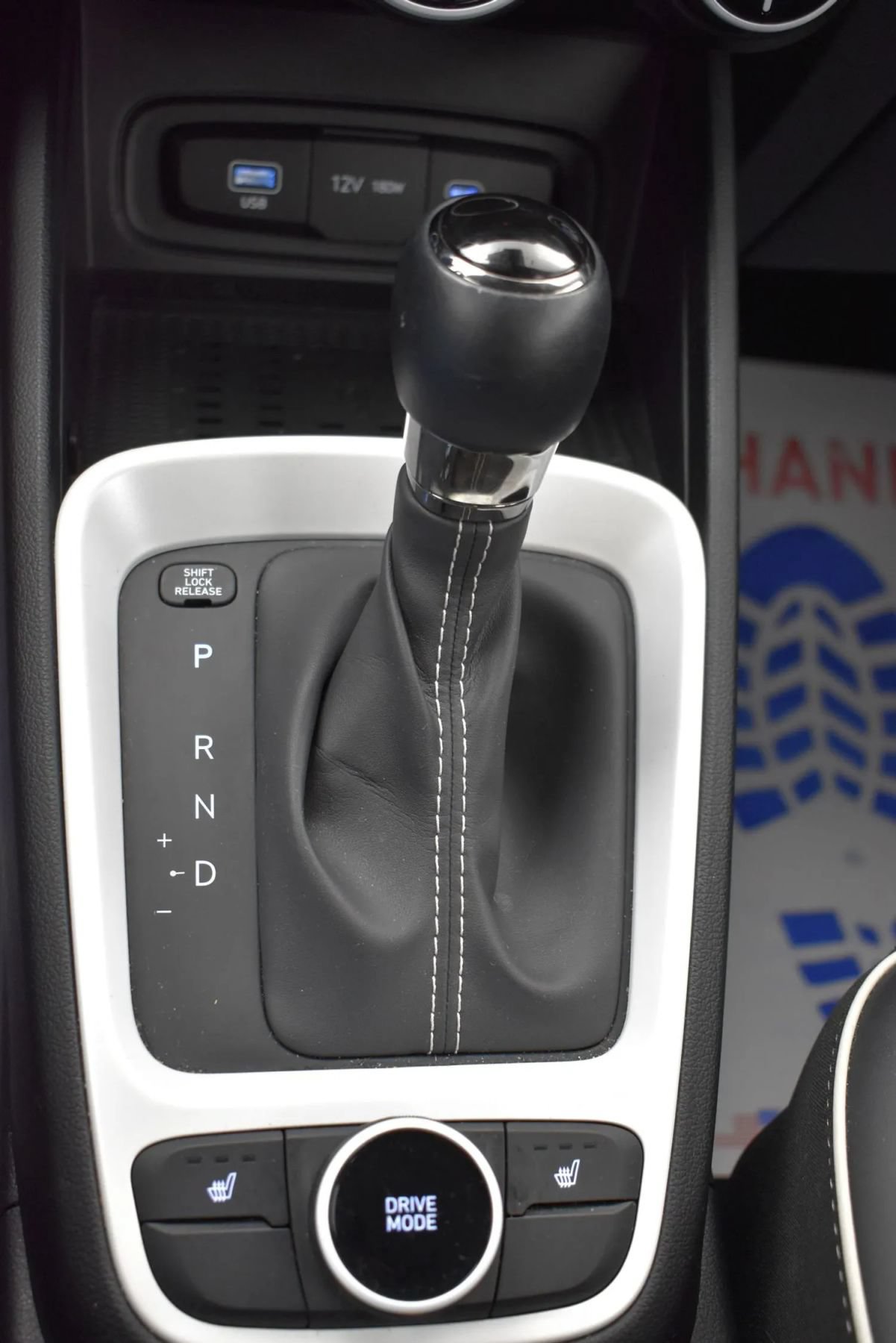 Used 2025 Hyundai Venue Limited FWD image 34