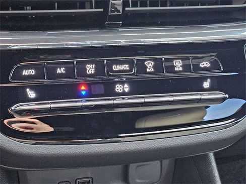 Certified 2025 Buick Envista Avenir image 18