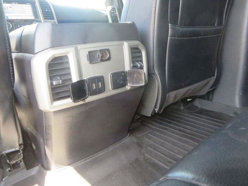 Used 2019 Ford F150 Lariat image 29