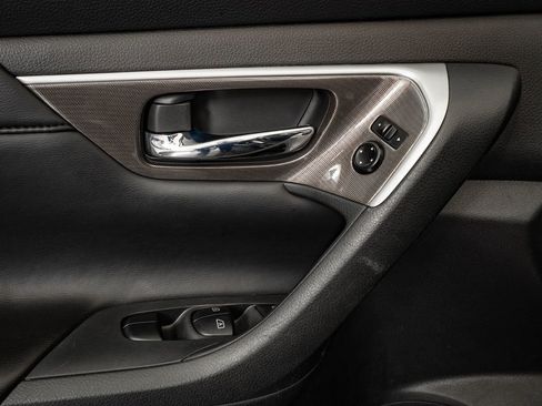 Used 2013 Nissan Altima 3.5 SL image 25