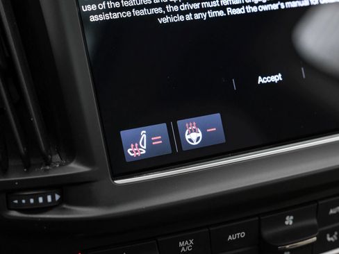 Used 2022 Maserati Levante GT image 27