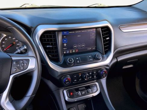 Used 2023 GMC Acadia SLE image 9