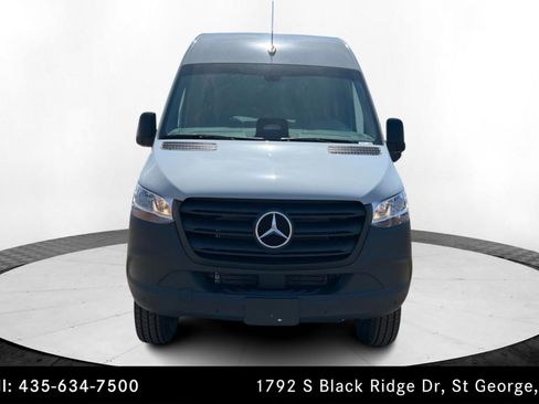 Used 2025 Mercedes-Benz Sprinter 2500 image 8