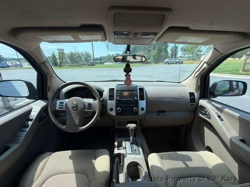 Used 2014 Nissan Frontier SV RWD image 19
