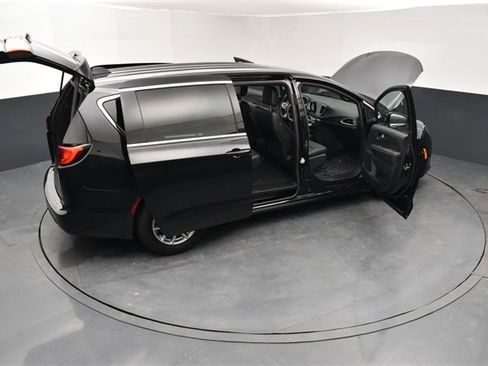 New 2026 Chrysler Voyager LX image 30