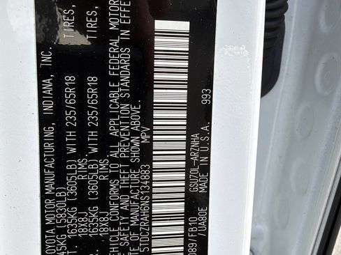 Used 2022 Toyota Highlander L FWD image 29