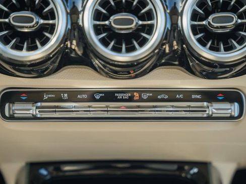 Used 2022 Mercedes-Benz GLB 250 4MATIC image 24