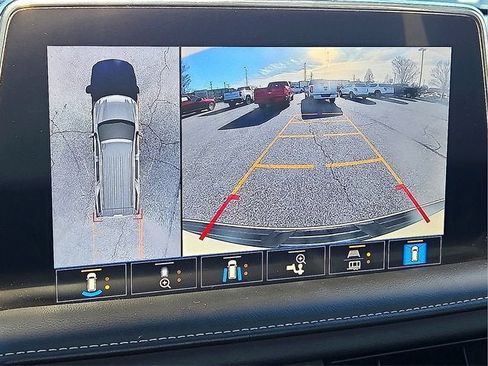 Used 2021 Chevrolet Tahoe Premier w/ Premium Package image 19