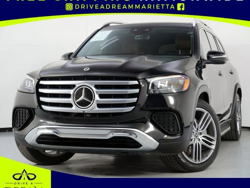 Used 2024 Mercedes-Benz GLS 450 4MATIC image 1
