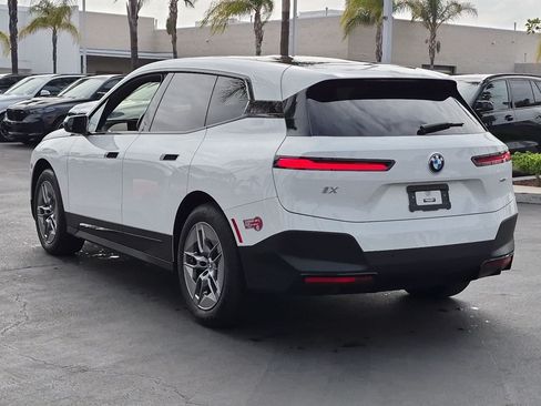 Used 2023 BMW iX xDrive50 AWD/4WD image 8