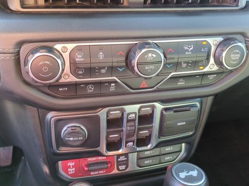 Used 2024 Jeep Wrangler Unlimited Rubicon w/ Convenience Group image 23