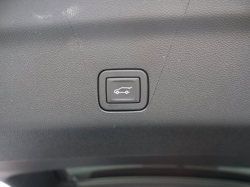 New 2025 Chevrolet Suburban LT w/ Advanced Technology Package image 26