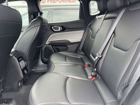 Used 2026 Jeep Compass Limited AWD/4WD image 14