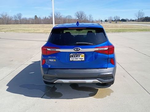 Used 2021 Kia Seltos LX image 12