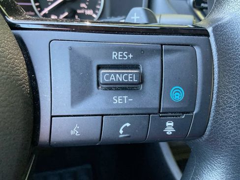 Used 2023 Nissan Rogue SV AWD/4WD image 34
