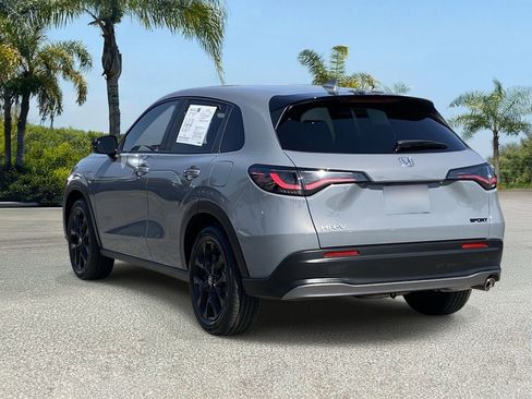 Used 2025 Honda HR-V Sport image 3