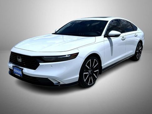 Used 2024 Honda Accord Touring image 1