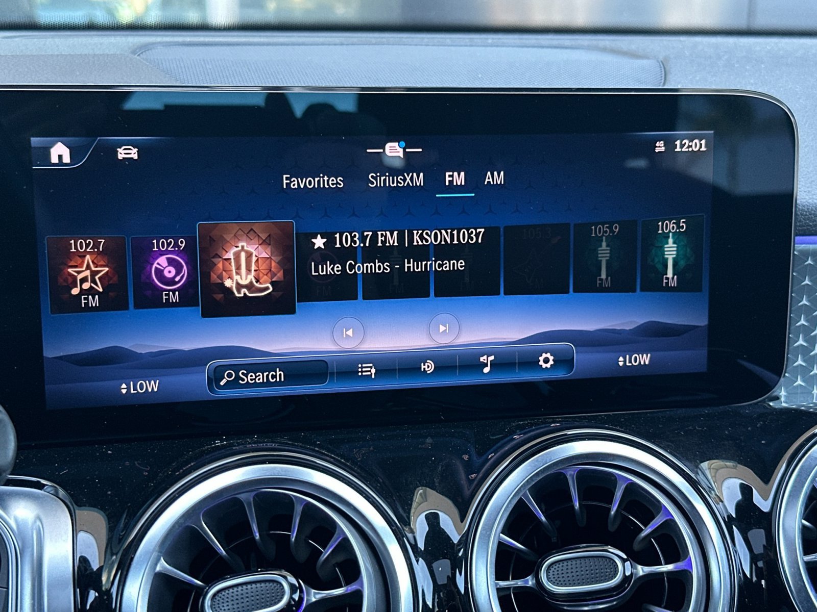 Certified 2026 Mercedes-Benz GLB 250 4MATIC image 19