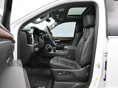 Used 2023 GMC Sierra 1500 Denali w/ Denali Reserve Package AWD/4WD image 9