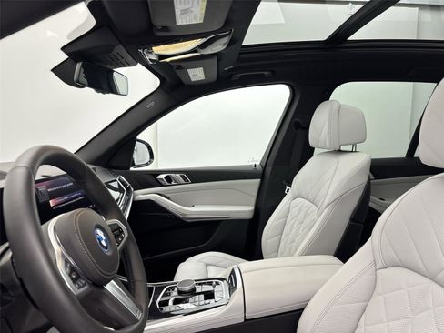 Used 2025 BMW X5 xDrive50e w/ M Sport Package image 24