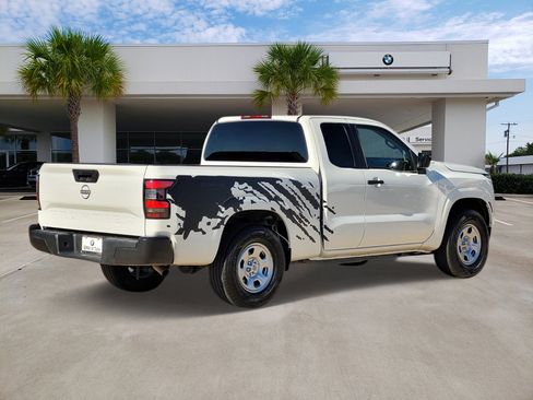 Used 2024 Nissan Frontier S w/ S Utility Package image 4