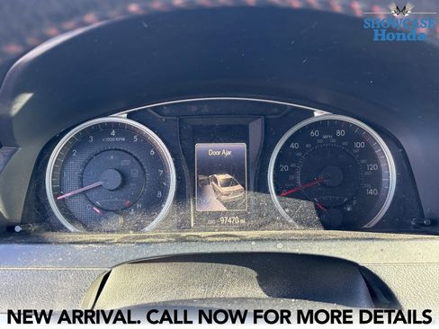 Used 2015 Toyota Camry SE image 16