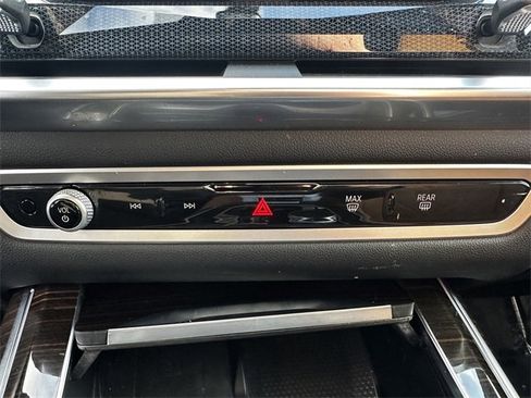 Used 2024 BMW X7 xDrive40i image 24