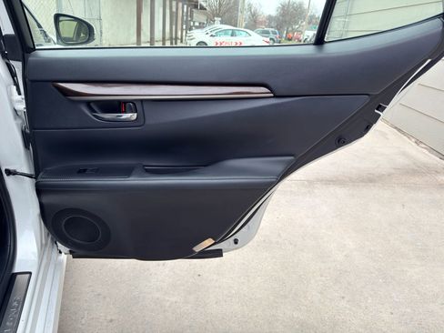 Used 2015 Lexus ES 350 w/ Luxury Package image 30