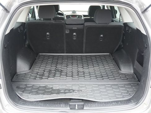 Used 2016 Kia Sorento L image 9