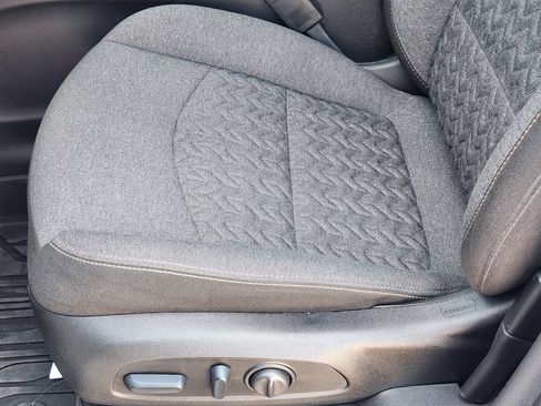 Certified 2024 Chevrolet Equinox LT FWD image 24