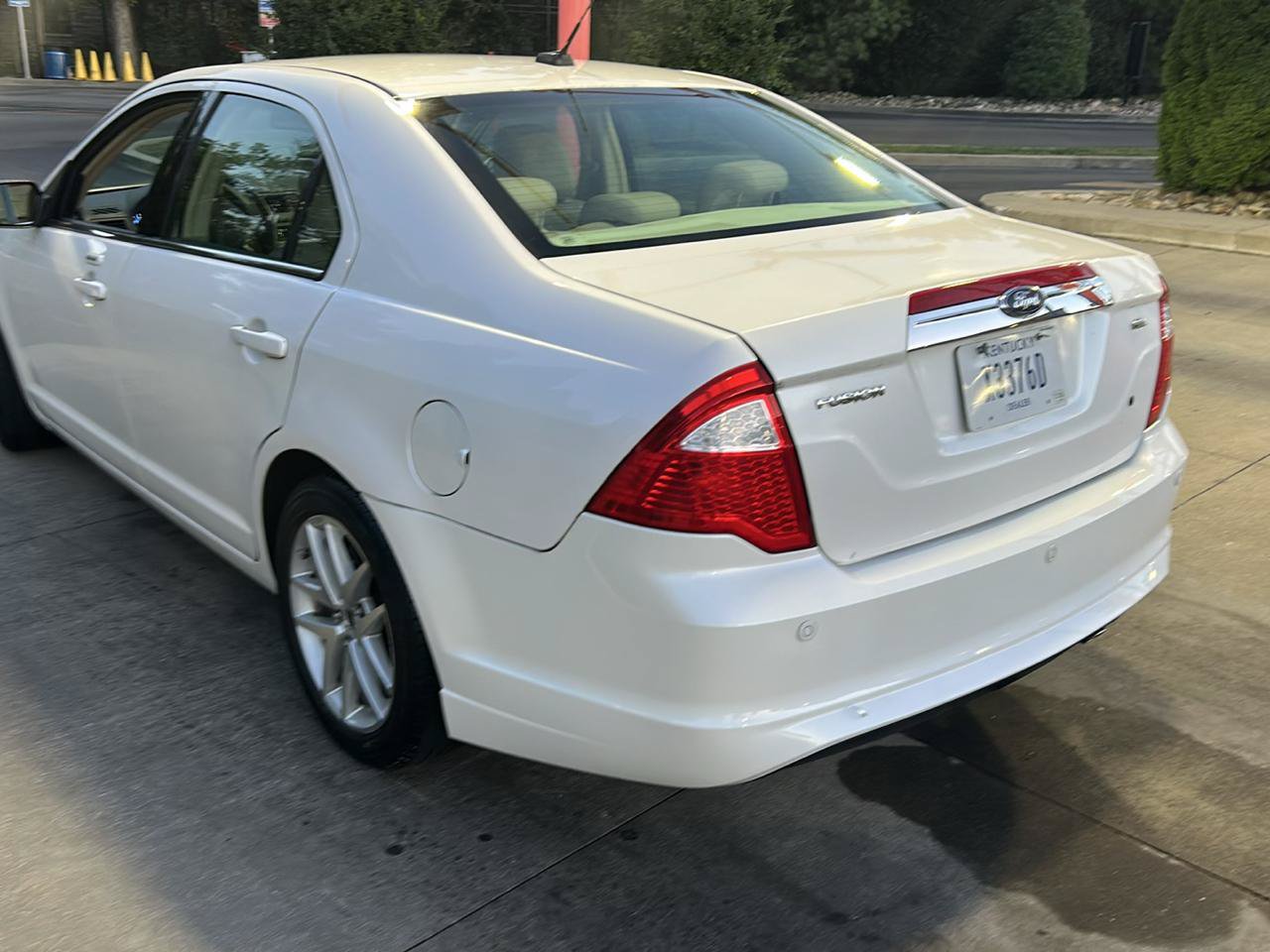 Used 2010 Ford Fusion SEL FWD image 9
