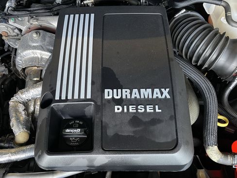 Used 2021 Chevrolet Tahoe RST w/ Luxury Package image 26