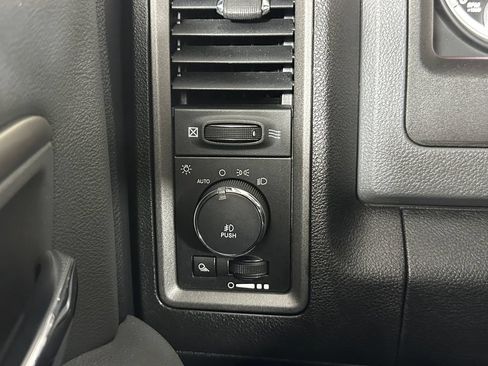 Used 2013 RAM 1500 Express AWD/4WD image 19
